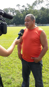 "É um prazer imenso receber o Sinthoresp aqui dentro. Para a diretoria do CMTC, em toda a reinauguração do campo, quem tem que pisar primeiro no gramado são os donos da casa e para nós o dono da casa é o Sinthoresp que é um dos melhores convênios que a gente tem aqui." Israel Aparecido Franco (Sipó) - vice-presidente do CMTC 