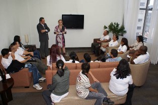 Escola de Hotelaria de Guarulhos ministra aula prática em hotel