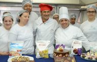 ESCOLA DE HOTELARIA: Turma de Confeitaria Básica tem aula especial com chef da Mavalério, maior indústria fabricante de confeitos decorativos da América Latina